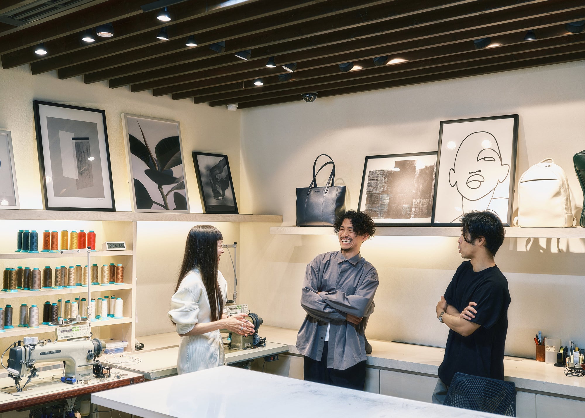 【Dialogue】イノベーターのためのレザーブランド「objcts.io」と市川渚が話す、大切なものを長く使うためにできることのサムネイル