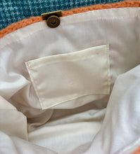 画像をギャラリービューアに読み込む, 秋冬らしさを楽しむレジ袋型お花モチーフバッグ|M'S CROCHET(エムズクロシェット)