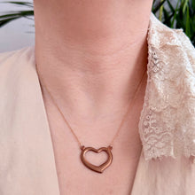 画像をギャラリービューアに読み込む, 【ネックレス】真鍮のぬくもりと14KGFが輝くヴィンテージオープンハートネックレス|ERIKOART(エリコアート)