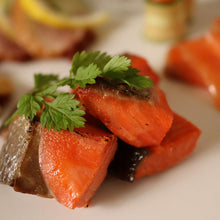 画像をギャラリービューアに読み込む, 桜燻汐紅鮭切身(ギフトBOX)|Kaori-熏(カオリカオリ)