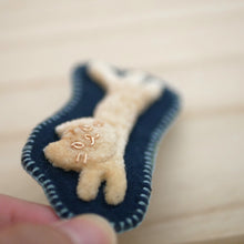 画像をギャラリービューアに読み込む, 和み猫のキーホルダー 茶とら ながのび|Little Plum(リトルプラム)