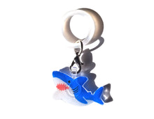 画像をギャラリービューアに読み込む, ホオジロザメ ピンバッジ・アンブレラマーカー|HONAMIRUKA(ホナミルカ)