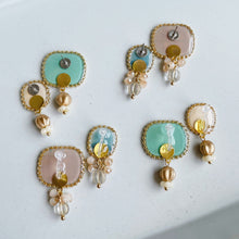 画像をギャラリービューアに読み込む, ネコとお花イヤリング グリーン|slowly&starry(スローリーアンドスターリー)