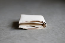 画像をギャラリービューアに読み込む, 削ぎ落とした職人仕立ての折財布〈LOCUS-SW〉|Has(ハズ)