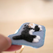 画像をギャラリービューアに読み込む, 和み猫のキーホルダー はちわれ まるのび|Little Plum(リトルプラム)