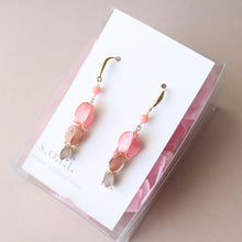 画像をギャラリービューアに読み込む, チューリップとサンゴのピアス(イヤリング)|s.o.f.i. (ソフィー)
