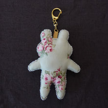 画像をギャラリービューアに読み込む, ぬいぐるみキーホルダーくま1号|PlusDot+.(プラスドット)