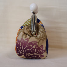 画像をギャラリービューアに読み込む, あめ玉がま口ポーチ シロ|PlusDot+.(プラスドット)