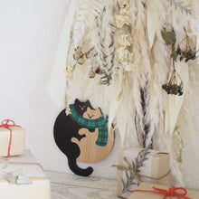 画像をギャラリービューアに読み込む, 【クリスマス限定パッケージ】木製コースター・プレート|ねこまみれ〈じんわりグリーン〉|Ten&O Art+Craft(テンアンドオー アートクラフト)