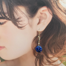 画像をギャラリービューアに読み込む, フラーレン ラピスラズリ 2mm スターダスト ピアス・イヤリング|紬(ツムギ)