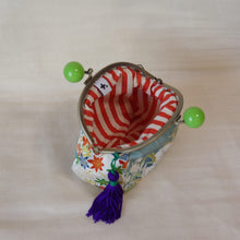 画像をギャラリービューアに読み込む, あめ玉がま口ポーチ キミドリ|PlusDot+.(プラスドット)