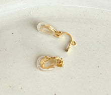 画像をギャラリービューアに読み込む, 「月の雫珠」国産あこや真珠バロックパール*サージカルステンレス・イヤリング(ロング)ゴールド|ツバメ舎(ツバメシャ)