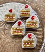 画像をギャラリービューアに読み込む, ブローチ【ショートケーキ】|tsubutsubu design.(ツブツブデザイン)