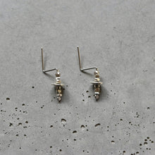 画像をギャラリービューアに読み込む, カレンシルバーのキャッチのいらないピアス -cross-|YEAH.JAPAN(イエアジャパン)