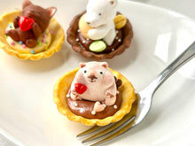 画像をギャラリービューアに読み込む, タルトになったウォンバットさん"Tart Wombat"|手ノヒラ堂(テノヒラドウ)