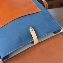 画像をギャラリービューアに読み込む, MUDITA HILL|岡喜近江牛レザーと高島帆布で作った フラップ付きリュック(2バックル) 【びわ湖ブルー・ブライトキャメル】|Cogocoro(コゴコロ)