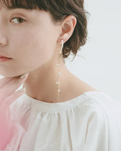 画像をギャラリービューアに読み込む, gold crystal chain|felice(フェリーチェ)