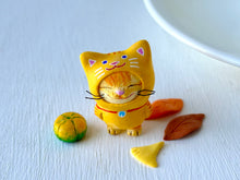 画像をギャラリービューアに読み込む, 猫をかぶった猫さん(黄トラ)|手ノヒラ堂(テノヒラドウ)