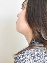 画像をギャラリービューアに読み込む, 光集めるビアクォーツ ピアス 両耳用|bis.(ビス)