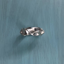 画像をギャラリービューアに読み込む, CROSSED RIBBONS(09)|Truph.BIJOUX(トリュフビジュー)