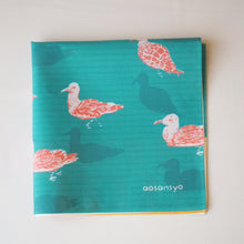 画像をギャラリービューアに読み込む, 泳ぐカモメ ハンカチ|aosansyo(アオサンショウ)