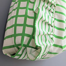 画像をギャラリービューアに読み込む, 作家オリジナル生地でつくった手持ちタイプのアシメフリルバッグ|takutomo(タクトモ)