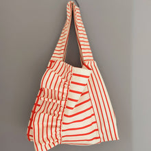 画像をギャラリービューアに読み込む, 作家オリジナル生地でつくった肩掛けアシメフリルバッグ|takutomo(タクトモ)