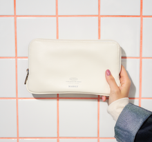 画像をギャラリービューアに読み込む, アクスタポーチM(off white)|MARSLY(マーズリー)