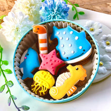 画像をギャラリービューアに読み込む, ★カラフルで可愛い(水族館ver)★アイシングクッキー&ザクザククッキー缶|ケーキ工房 アンドンカフェ(ケーキコウボウ アンドンカフェ)