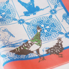 画像をギャラリービューアに読み込む, 動物園タイルと孔雀 ハンカチ|aosansyo(アオサンショウ)