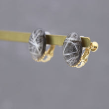 画像をギャラリービューアに読み込む, 美濃和紙のイヤリング/ピアス・オーバル|マッチュルーム