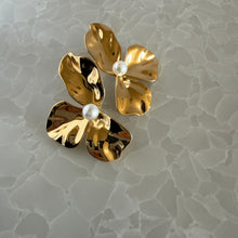 画像をギャラリービューアに読み込む, ゴールドフラワーピアス|Novedad.(ノベダ)