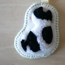 画像をギャラリービューアに読み込む, 和み猫のキーホルダー 後ろ姿 白と黒|Little Plum(リトルプラム)