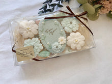 画像をギャラリービューアに読み込む, フラワーアイシングクッキーギフト(くすみブルー)|studio chaleur +(スタジオシャルール)