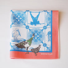 画像をギャラリービューアに読み込む, 動物園タイルと孔雀 ハンカチ|aosansyo(アオサンショウ)