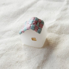 画像をギャラリービューアに読み込む, おかえり|ガラスと草木染め刺繍の小さなオブジェ|misaki kotori glass and thread(ミサキコトリグラスアンドスレッド)