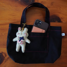 画像をギャラリービューアに読み込む, ぬいぐるみキーホルダーくま1号|PlusDot+.(プラスドット)