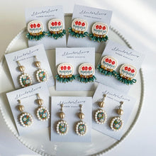 画像をギャラリービューアに読み込む, 赤いお花イヤリング|slowly&starry(スローリーアンドスターリー)