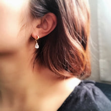 画像をギャラリービューアに読み込む, 月光|ムーンストーンの朧月ピアス|Une(ウーネ)