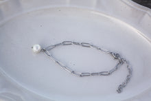 画像をギャラリービューアに読み込む, 「月の雫珠」国産あこや真珠バロックパール*サージカルステンレス・ブレスレット「スクエアチェーン」|ツバメ舎(ツバメシャ)