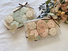 画像をギャラリービューアに読み込む, フラワーアイシングクッキーギフト(くすみピンク)|studio chaleur +(スタジオシャルール)