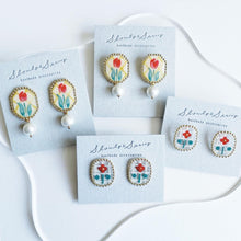 画像をギャラリービューアに読み込む, 赤いお花×チェック ピアス|slowly&starry(スローリーアンドスターリー)