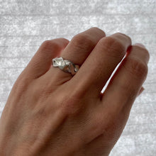 画像をギャラリービューアに読み込む, CROSSED RIBBONS(09)|Truph.BIJOUX(トリュフビジュー)