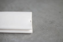 画像をギャラリービューアに読み込む, 革の質感まで“印象”になる名刺入れ〈UNUS-C〉|Has(ハズ)