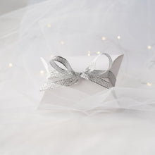 画像をギャラリービューアに読み込む, Pearl Kiss Heart 光のハートイヤリング|BLANCHE NEIGE(ブランシュネージュ)