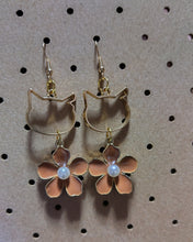 画像をギャラリービューアに読み込む, 猫耳カットとオレンジの花モチーフピアス|mimine(ミミンヌ)