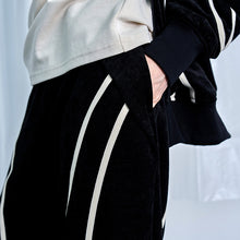 画像をギャラリービューアに読み込む, カーブライン トラック パンツ|Nora Lily(ノラリリー)