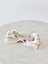 画像をギャラリービューアに読み込む, グリッターストライプ ラメリボン ヘアクリップ|SUNNY RIBBON(サニーリボン)