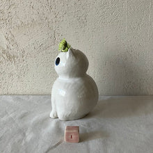 画像をギャラリービューアに読み込む, 白猫の花瓶|とうげい hanaga(トウゲイ ハナガ)