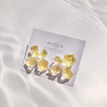 画像をギャラリービューアに読み込む, 水彩FlowerArtイエローピアス/イヤリング|mi-style(ミースタイル)